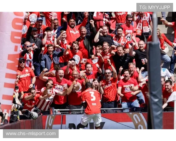 曼联锋线新星闪耀训练场，争四战火力全开